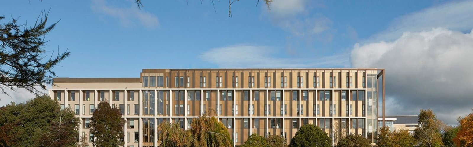 英國大學 University of Bath 校園外觀，位於巴斯市 Claverton Down
